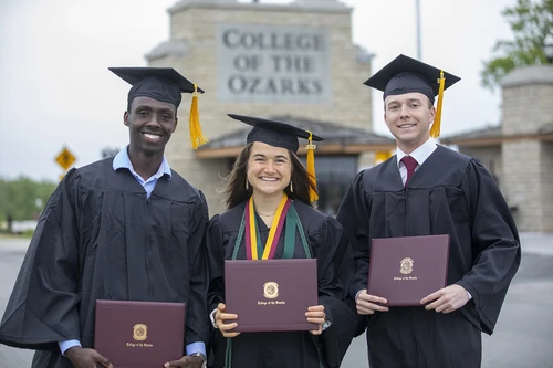 Students Graduating from C of O